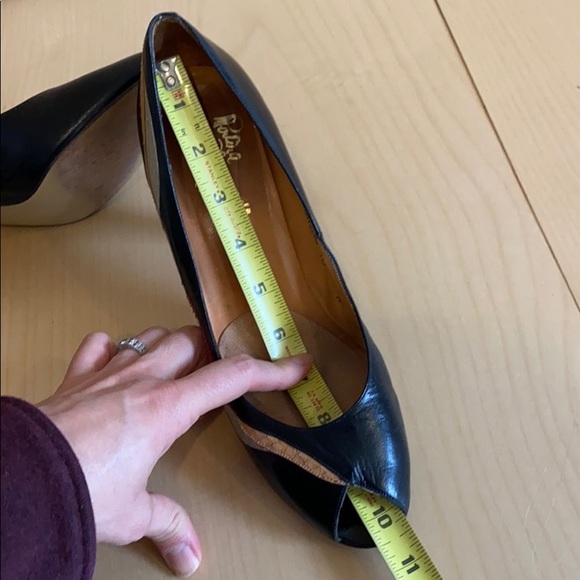 Black Vintage Rolina Ferragamo heals. - Picture 8 of 16